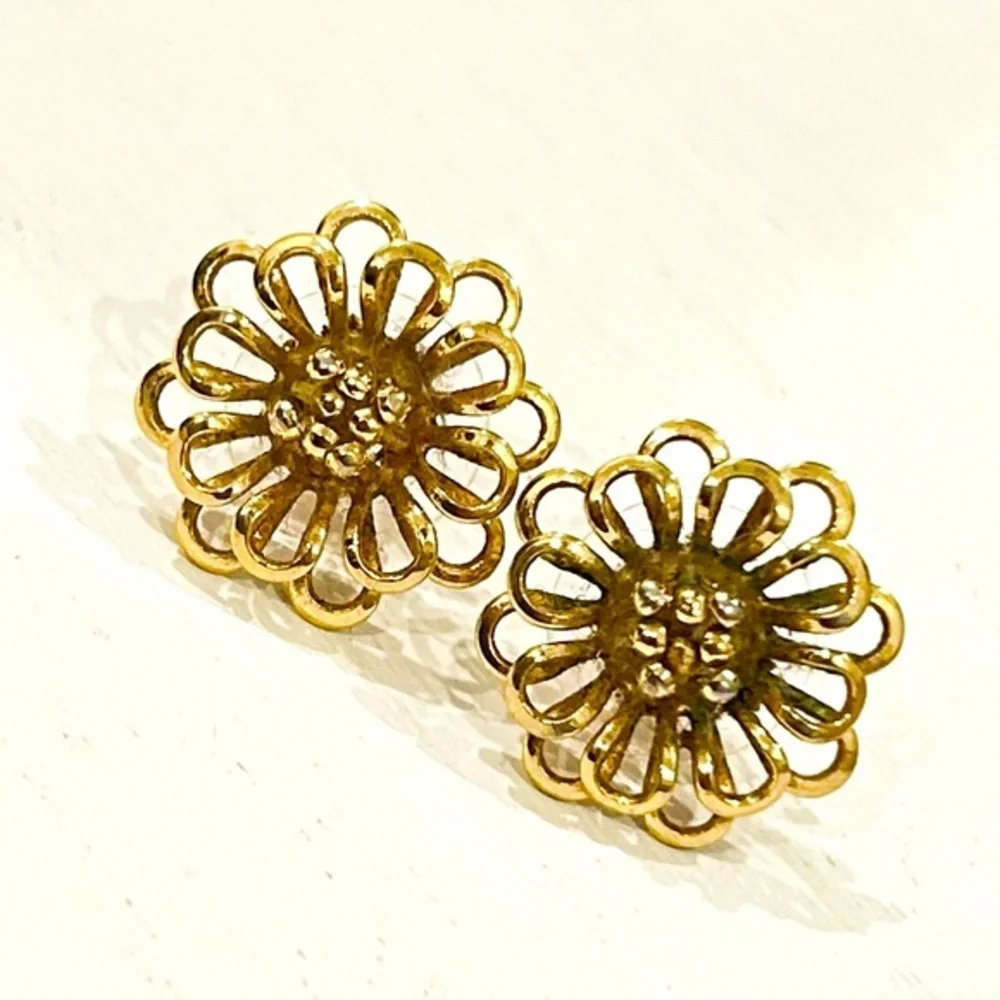 Vintage Openwork Flower Earrings